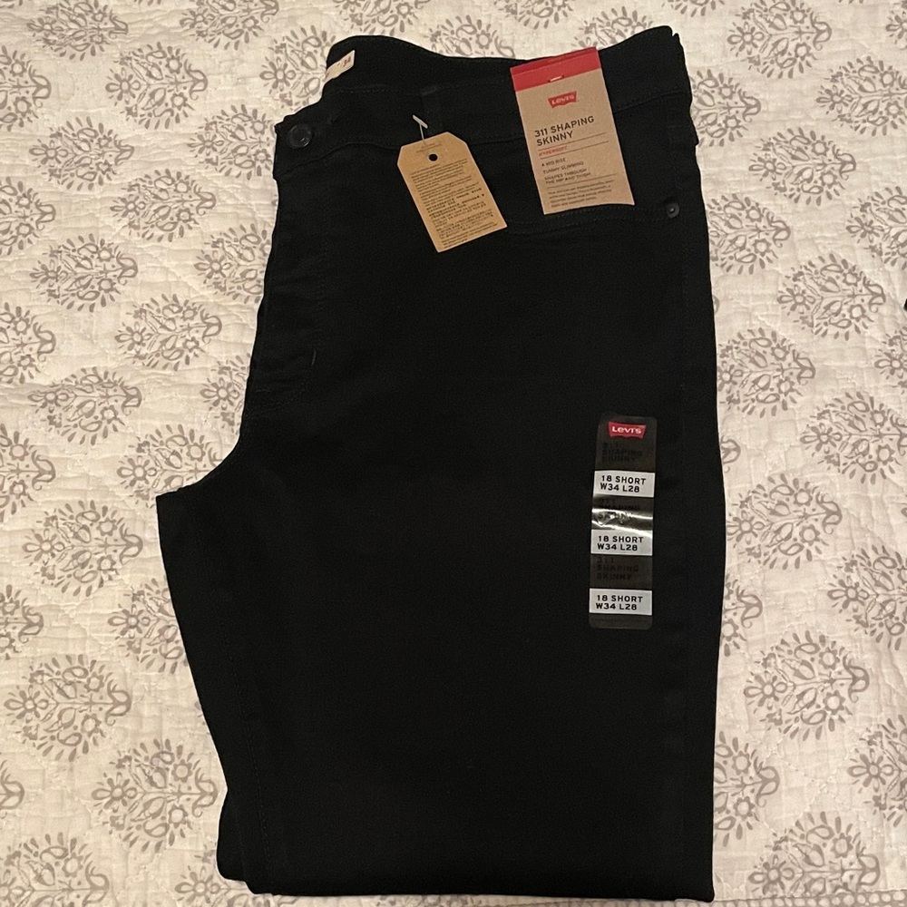 Levi's Women's Black Skinny Pants